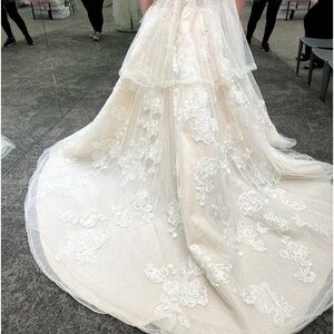 Brand new wedding dress